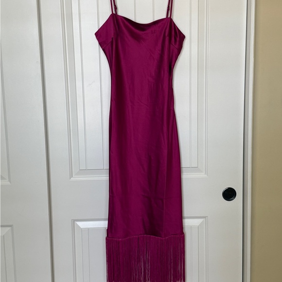 NWT - VICI  Gilli Satin Fringe Trim Midi Dress - Picture 4 of 10